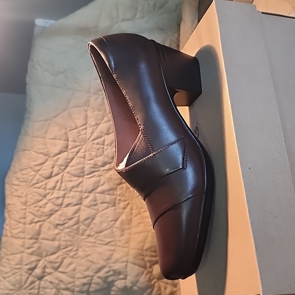 Clark's Pumps - Picture 2 of 6